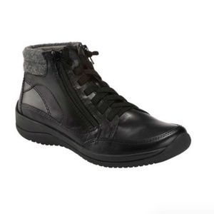 Earth Kara Savant Boots